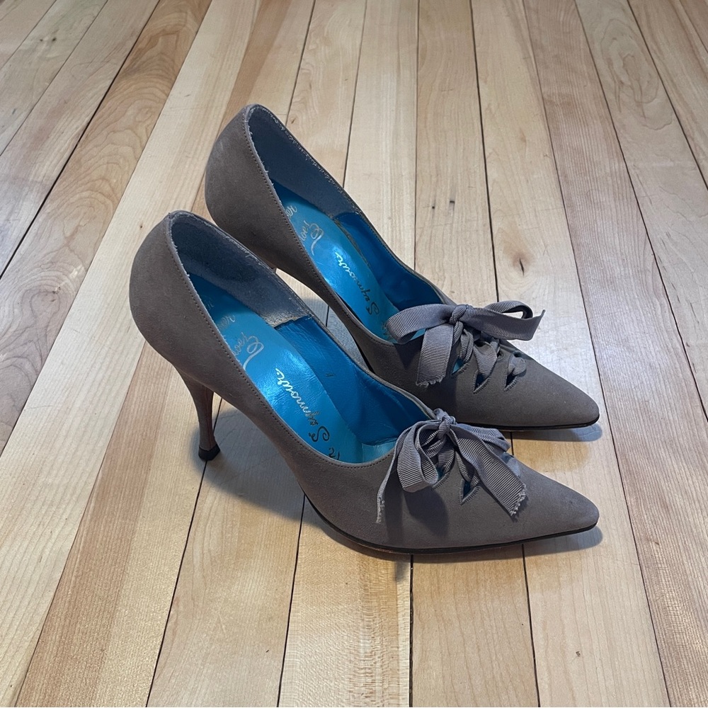 Vintage 1950s Mr Seymour Designer Shoes Grey Suede Kitten Heels - Size US 5